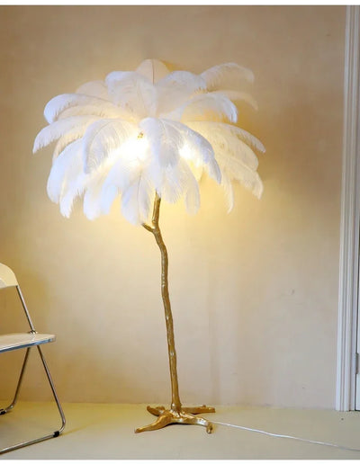 Lampe de Sol en Plumes – Élégance et Douceur pour une Décoration Haut de Gamme