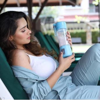 Mini blender portable