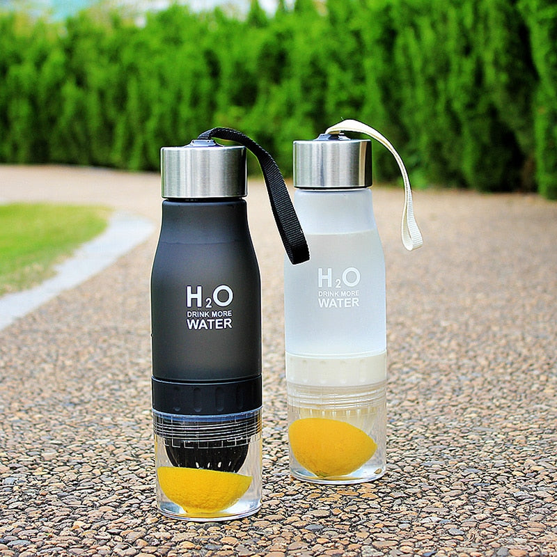 Bouteille d'eau d'infusion de fruits H2O
